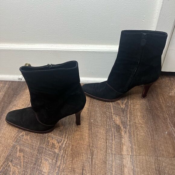 Tod’s Women’s Black/Red Contrast Stitching Suede Ankle Booties Size 8 - Picture 3 of 15